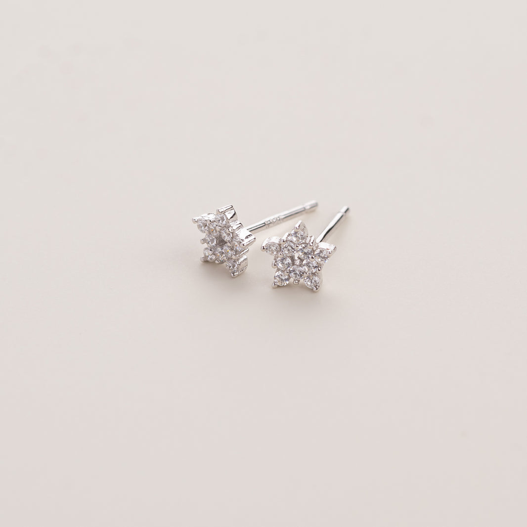 Light Sparkling CZ Star Stud Earrings